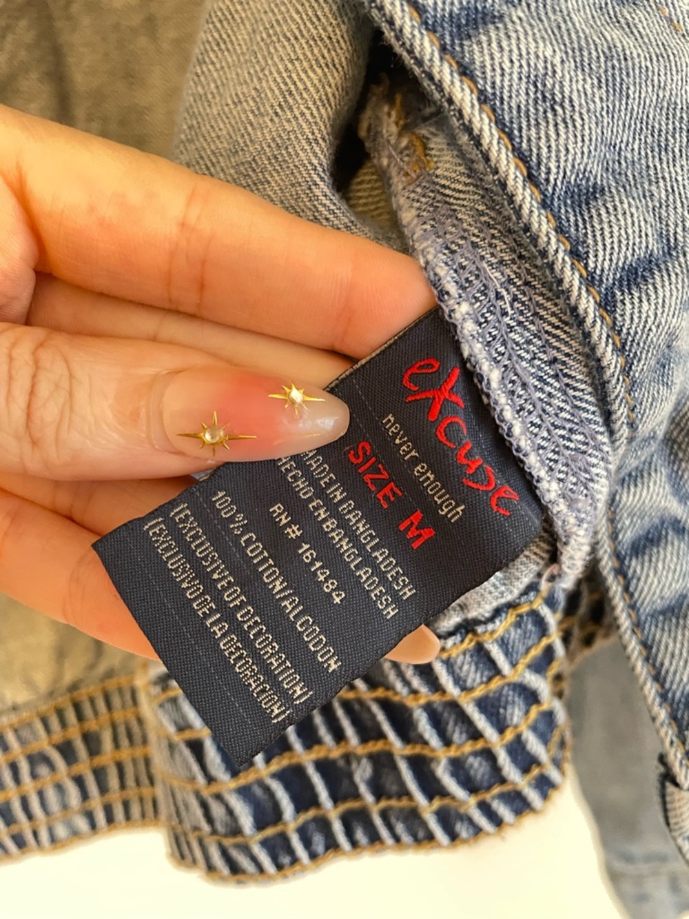 Excuse cropped denim jacket size medium - Picture 2 of 4